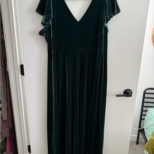 Elegant Emerald Velvet Dress